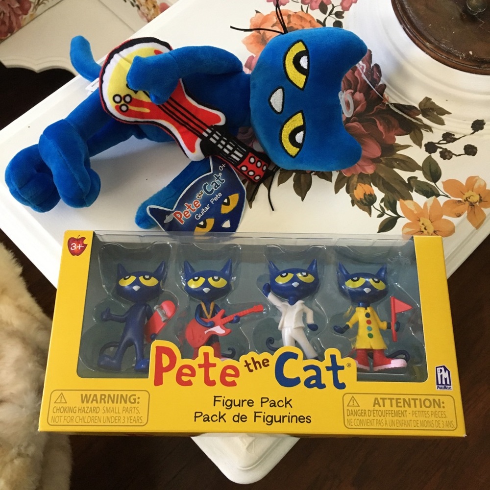 Brand New Pete the cat collectible bundle